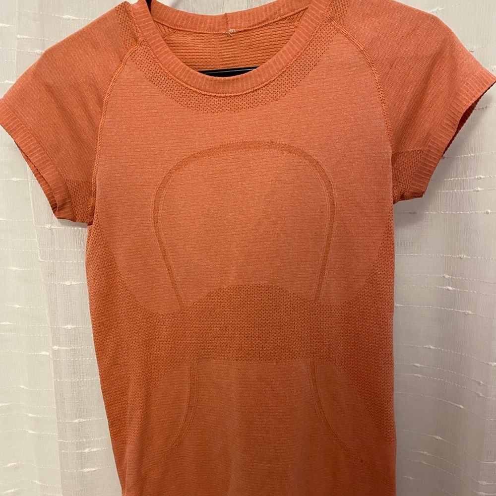 Lulu lemon swiftly tech shirt ✨